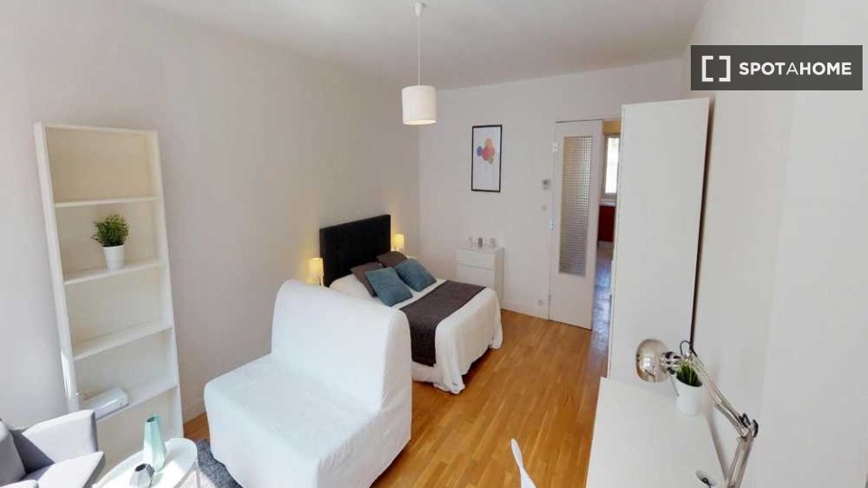 Double room Lyon, 5 beds, 100m² — photo 16