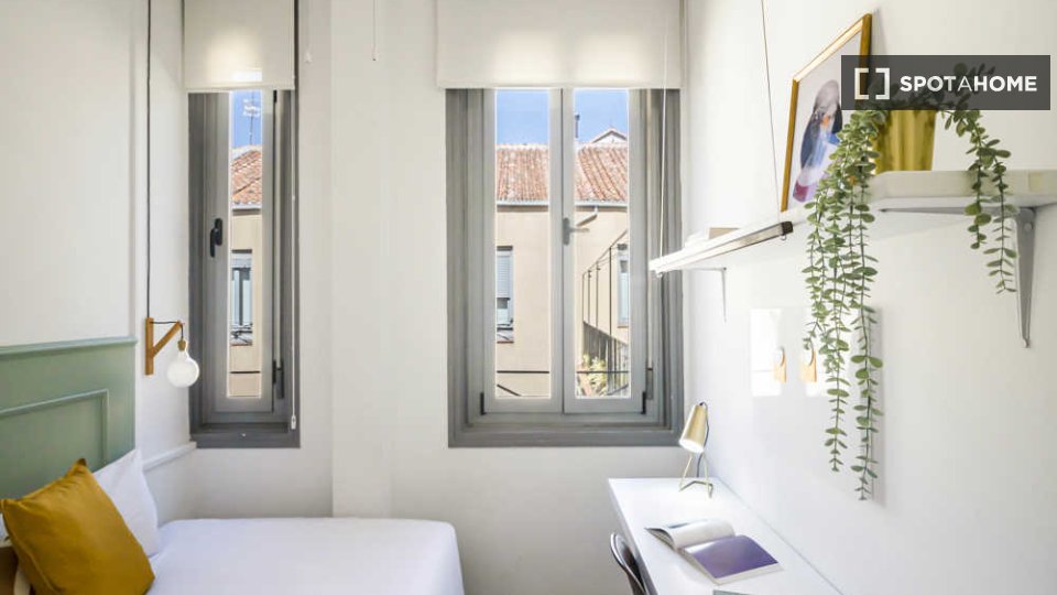 Double room Madrid, 67 beds — photo 68