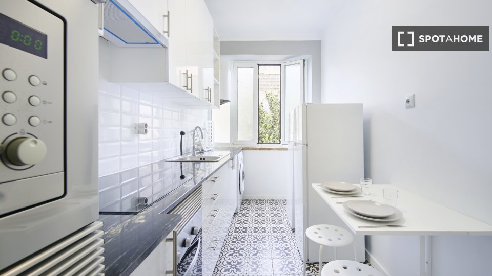 Double room Lisbon, 6 beds — photo 10