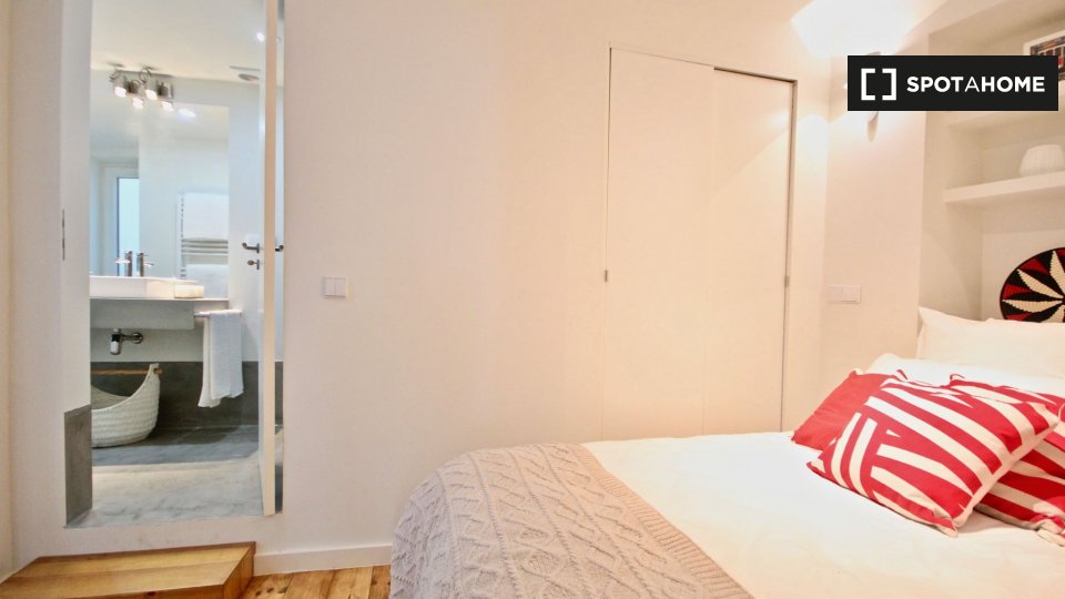 Apartment Lisbon, 2 beds — photo 10