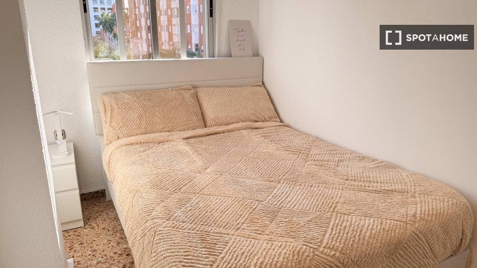 Double room Valencia, 5 beds — photo 4