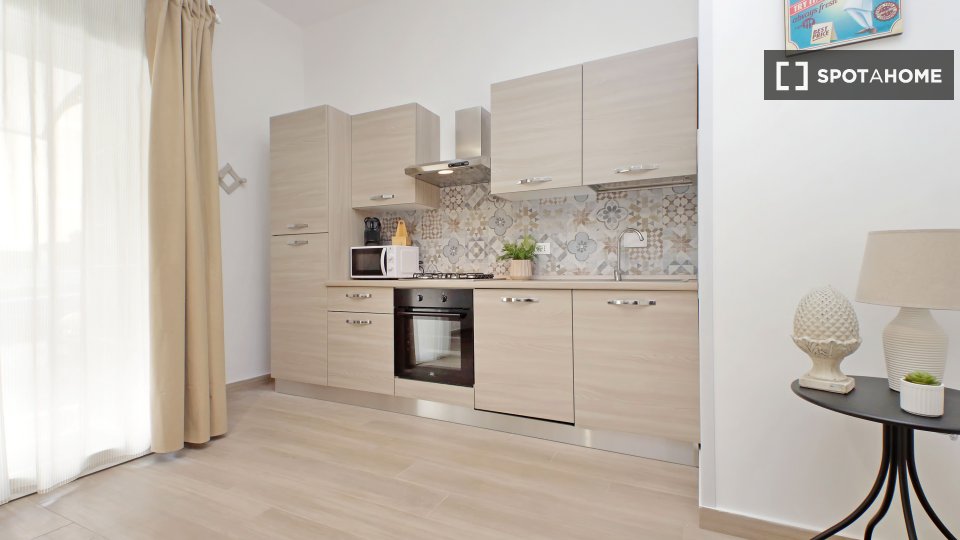 Apartment Rome, 2 beds — photo 13