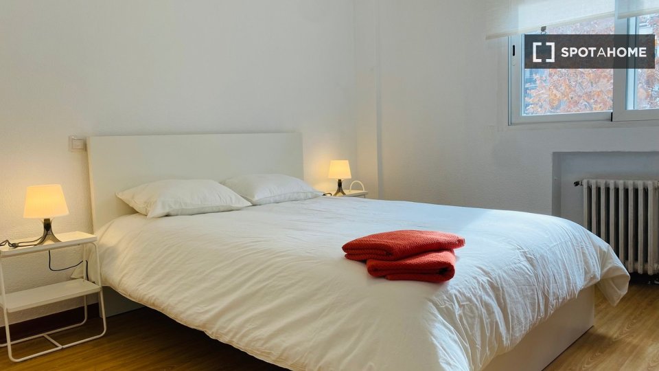 Double room Madrid, 6 beds — photo 12