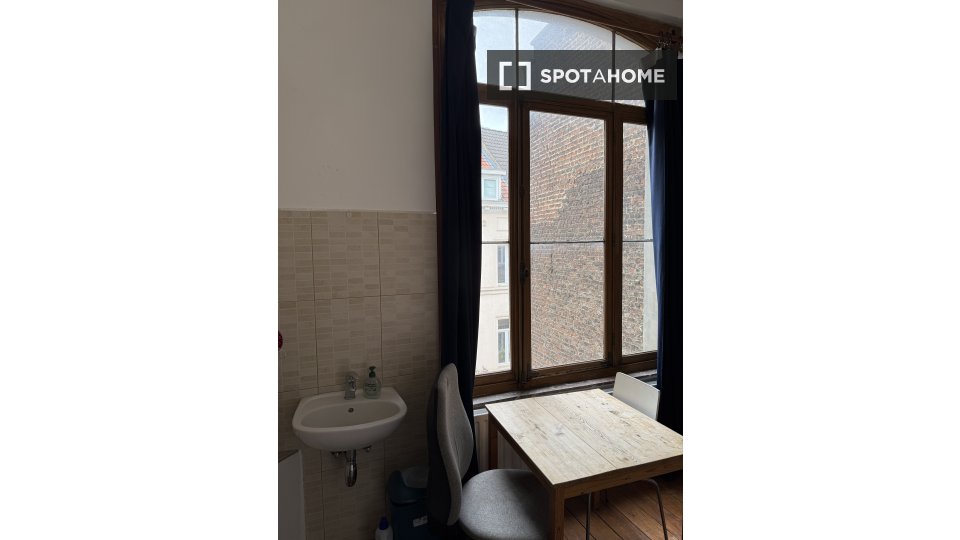 Double room Brussels, 4 beds — photo 18