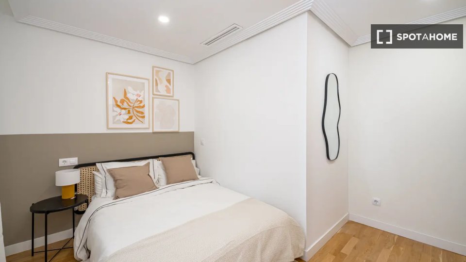 Double room Madrid, 4 beds — photo 19