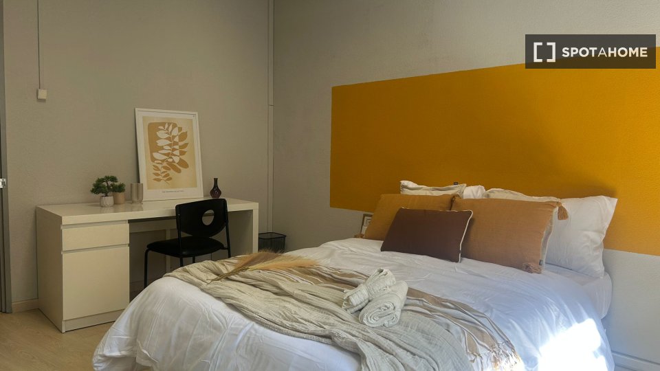 Double room Barcelona, 8 beds, 180m² — photo 12