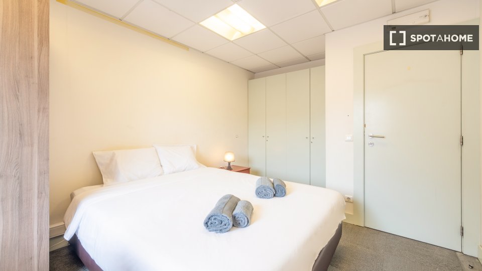 Double room Lisbon, 9 beds, 290m² — photo 11