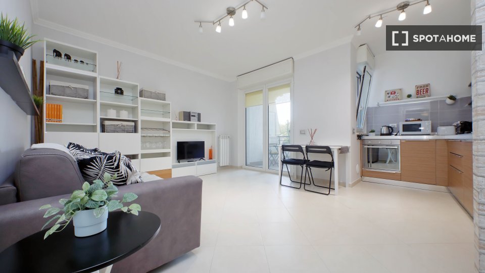 Apartment Rome, 1 bed — photo 2