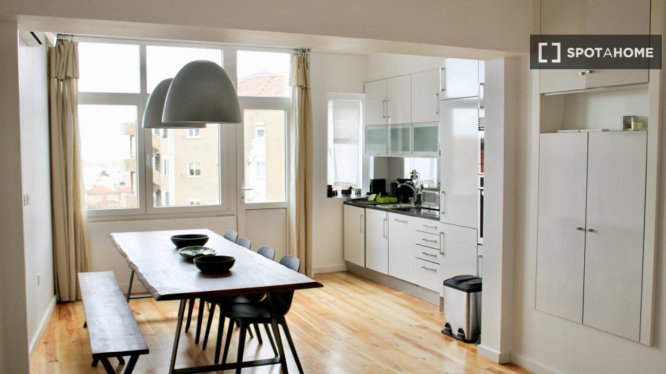 Apartment Lisbon, 2 beds, 90m² — photo 33