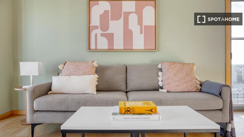 Apartment Lisbon, 1 bed, 60m² — photo 1