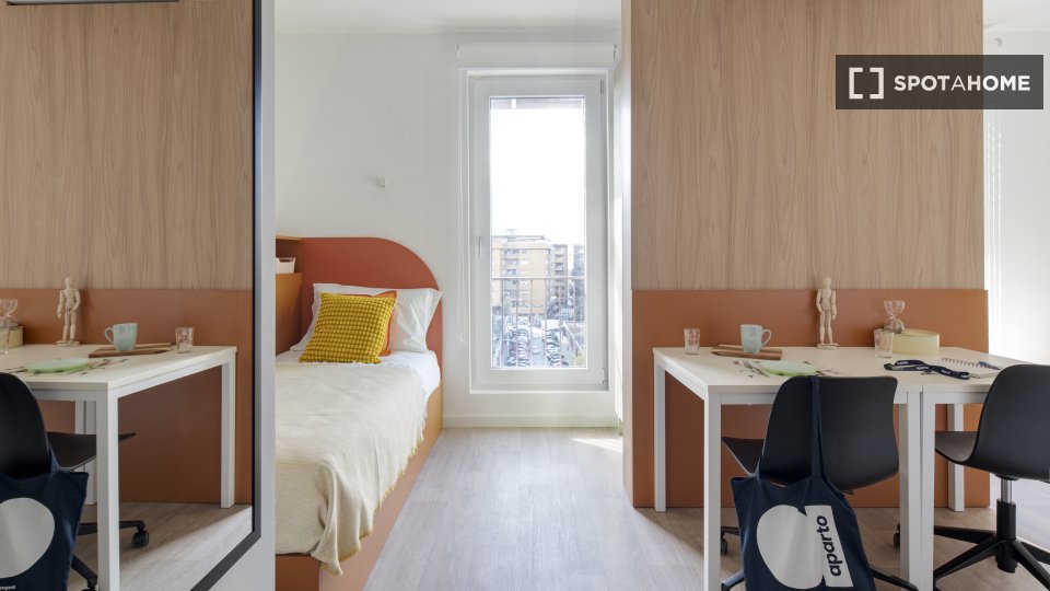Double room Florence, 2 beds, 21m² — photo 10