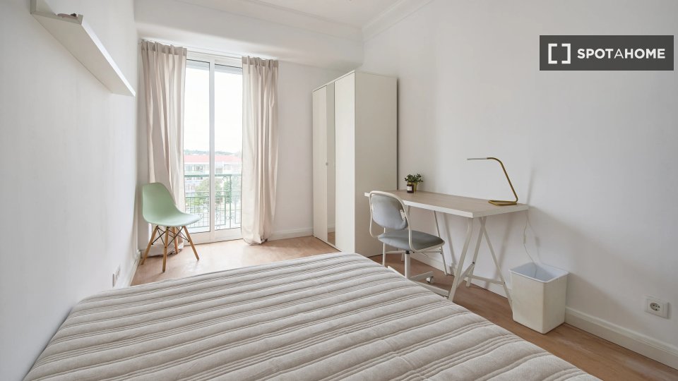 Double room Lisbon, 6 beds — photo 4