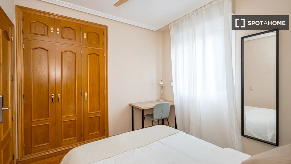 Double room Madrid, 10 beds — photo 13