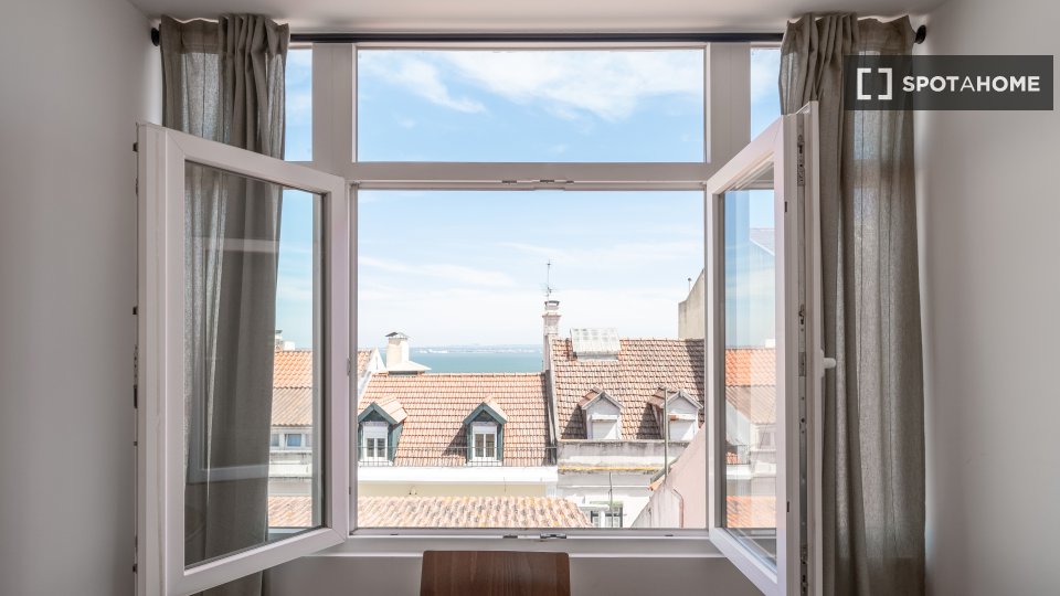 Apartment Lisbon, 2 beds, 97m² — photo 14