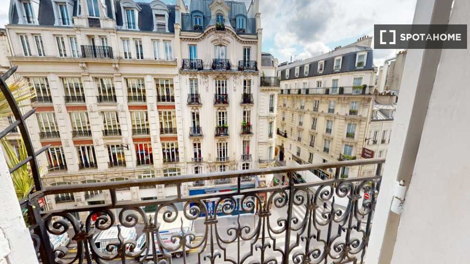 Double room Paris, 3 beds, 80m² — photo 14