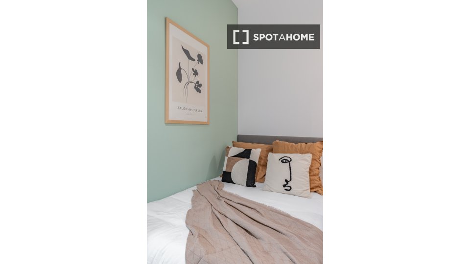 Double room Madrid, 10 beds, 173m² — photo 66