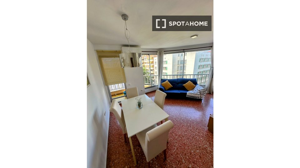 Double room Valencia, 2 beds, 90m² — photo 3