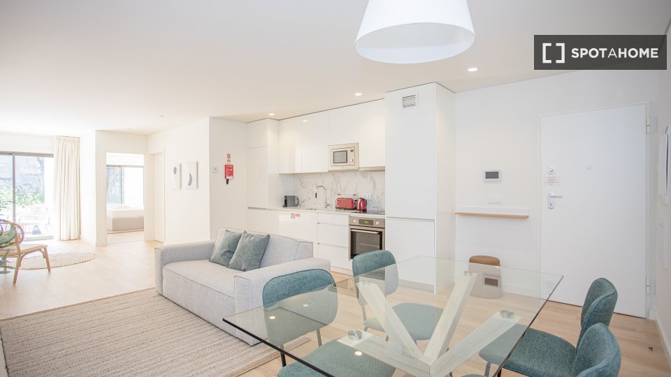 Apartment Porto, 1 bed, 74m² — photo 15