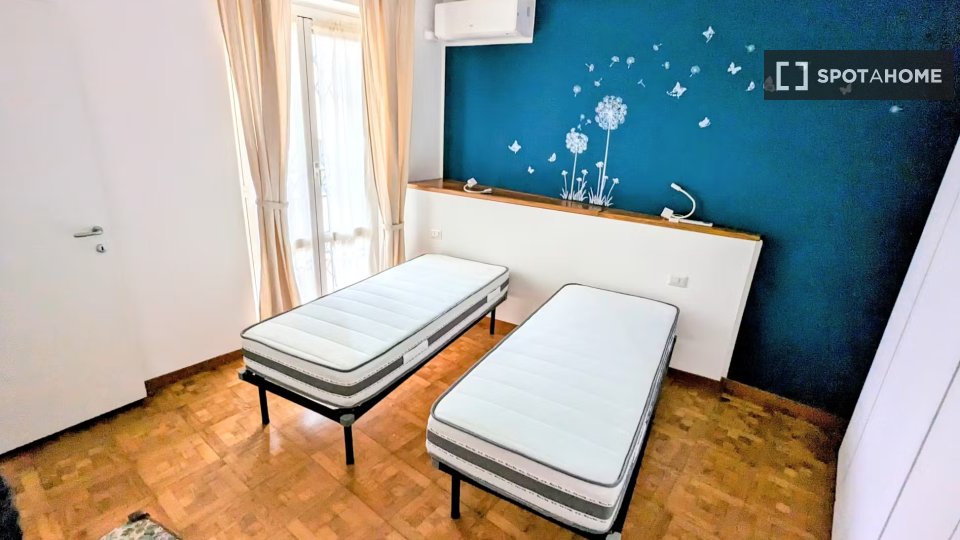 Double room Milan, 2 beds — photo 15