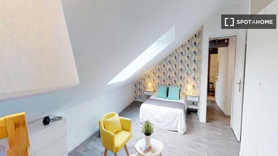Double room Lille, 3 beds, 90m² — photo 1