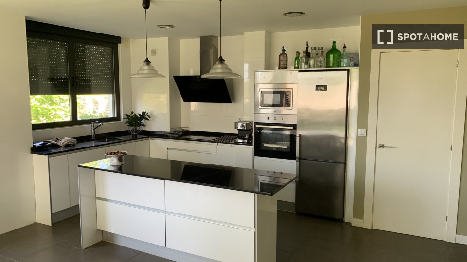 Apartment Santander, 4 beds, 450m² — photo 4