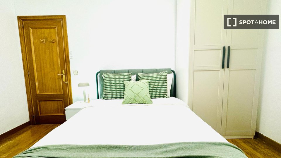 Double room Madrid, 6 beds — photo 19