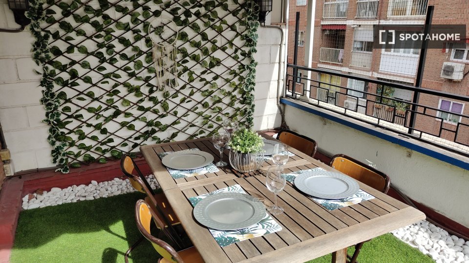 Ático soleado con gran terraza · 3 dormitorios