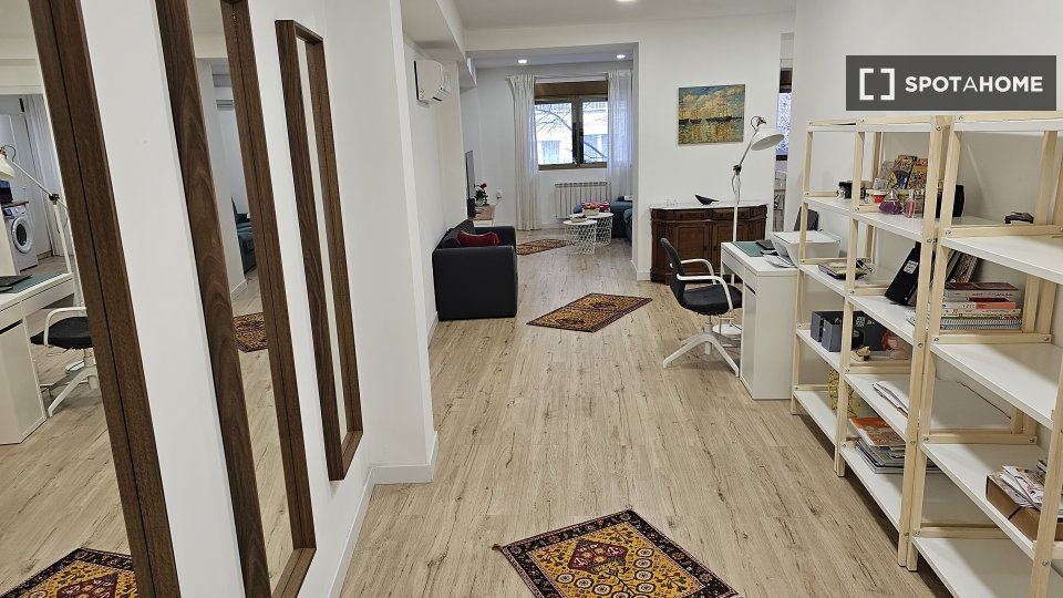 Double room Madrid, 2 beds, 117m² — photo 5