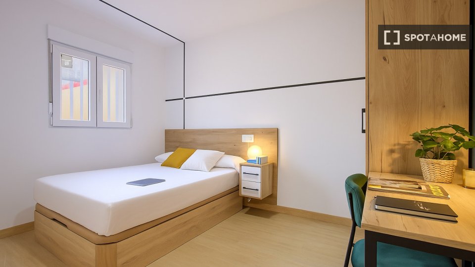 Double room Madrid, 5 beds — photo 22