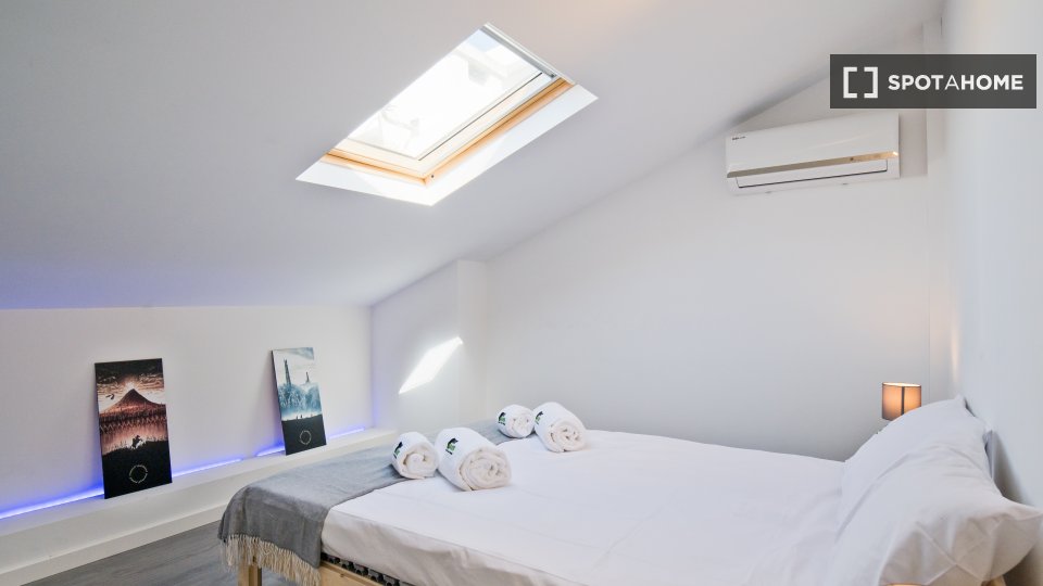 Apartment Lisbon, 2 beds, 45m² — photo 1