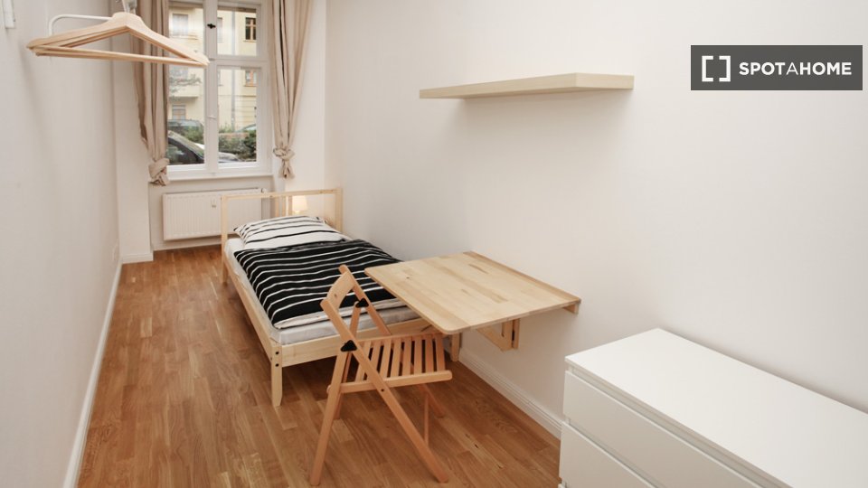 Double room Berlin, 4 beds, 104m² — photo 13
