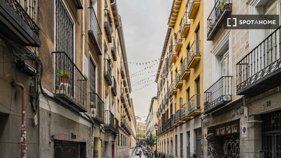 Double room Madrid, 6 beds — photo 64