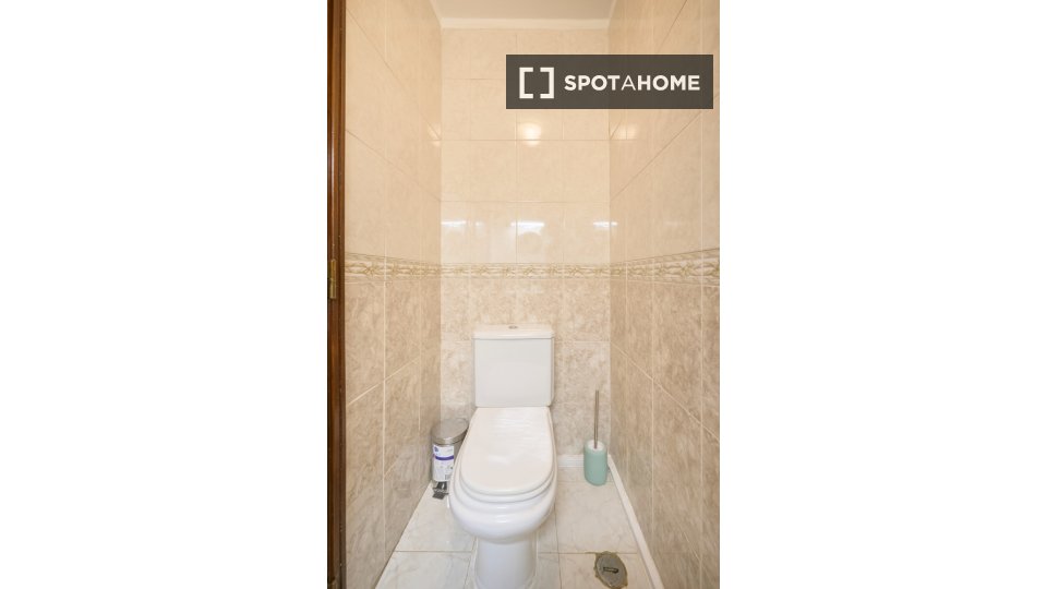 Double room Lisbon, 5 beds — photo 1
