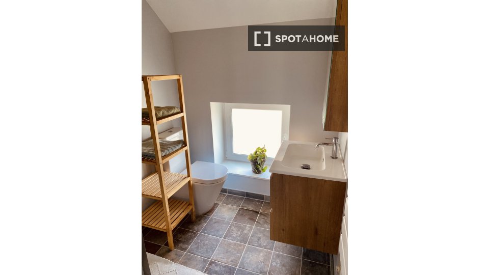 Double room Brussels, 3 beds, 200m² — photo 1