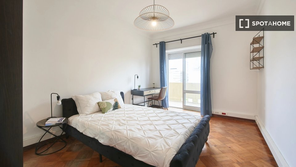 Double room Lisbon, 6 beds — photo 10