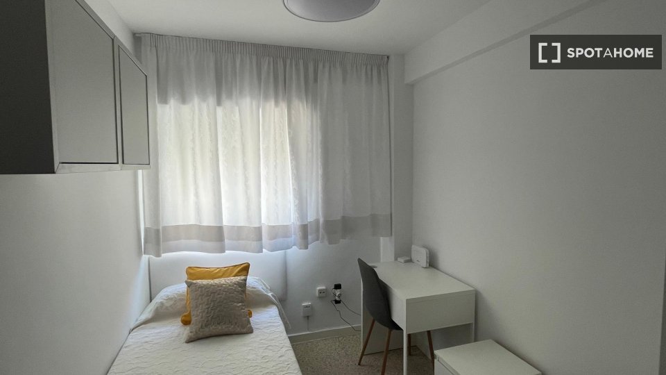 Double room Malaga, 4 beds — photo 4