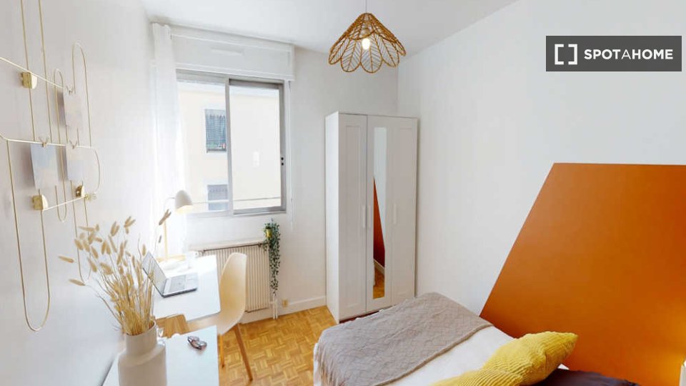 Double room Lyon, 4 beds, 80m² — photo 2