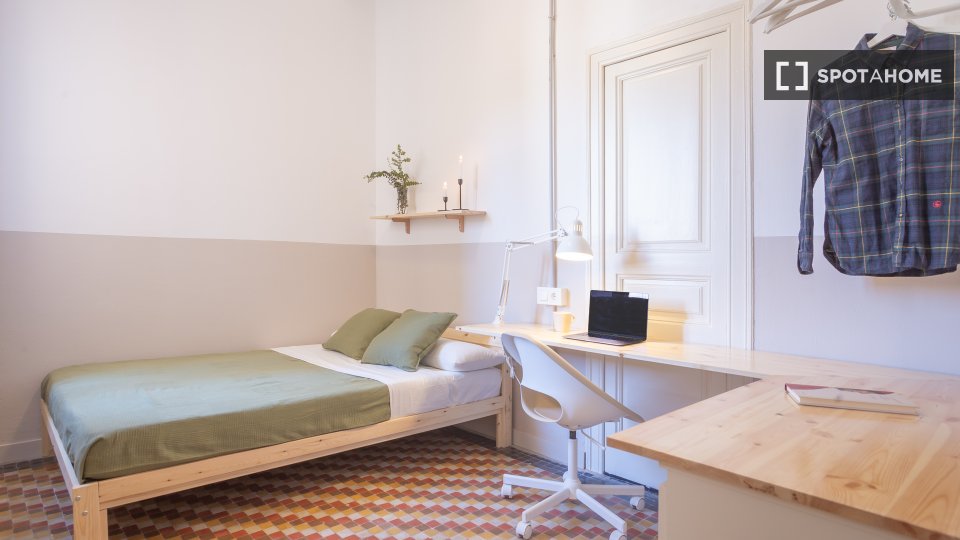 Double room Barcelona, 4 beds, 90m² — photo 14