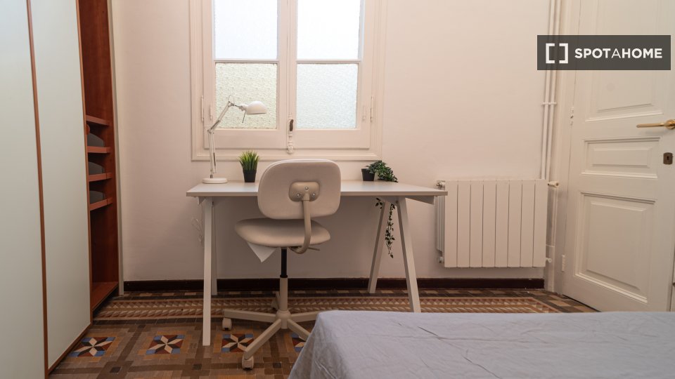 Double room Barcelona, 8 beds, 190m² — photo 10