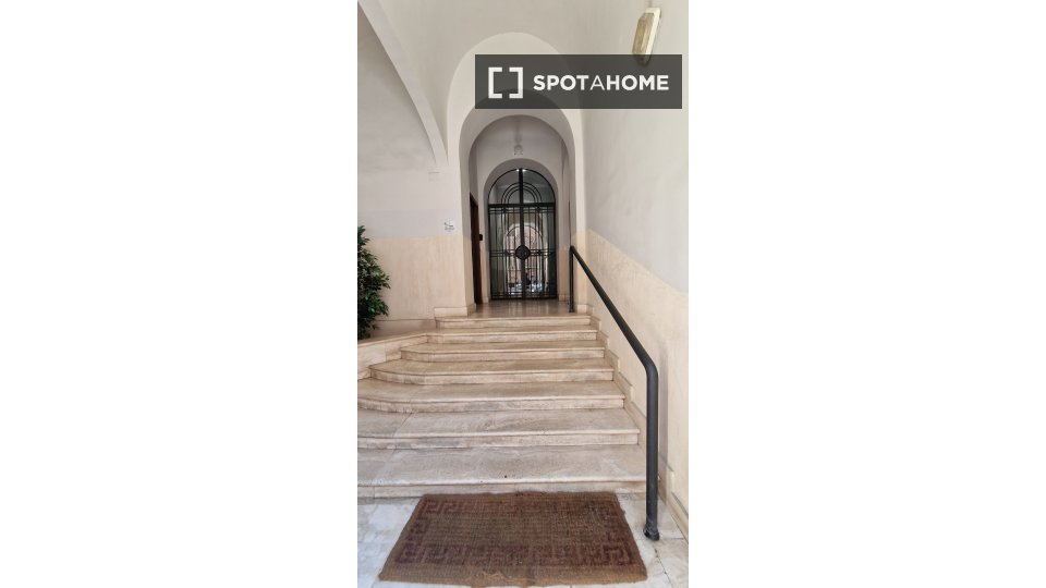 Double room Rome, 3 beds — photo 28