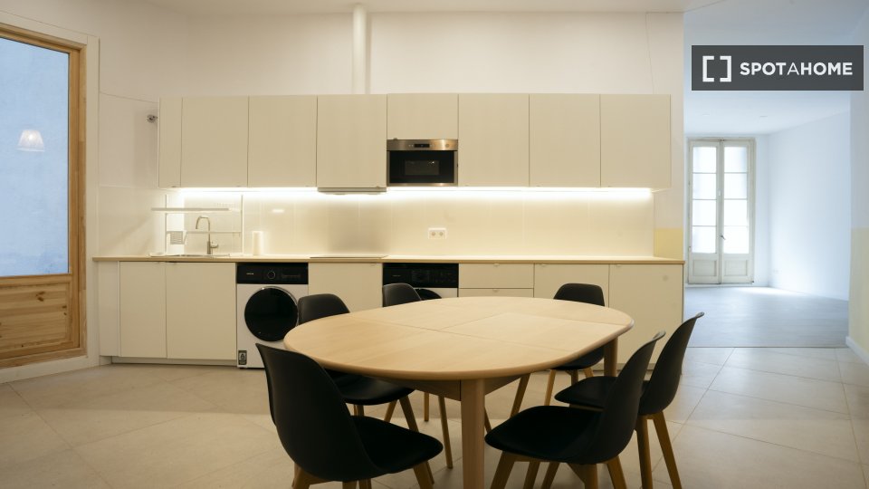 Double room Barcelona, 10 beds, 210m² — photo 4