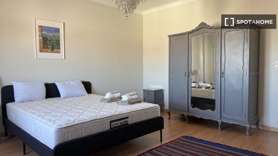 Double room Lisbon, 4 beds — photo 9