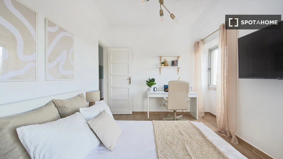 Double room Lisbon, 4 beds — photo 4