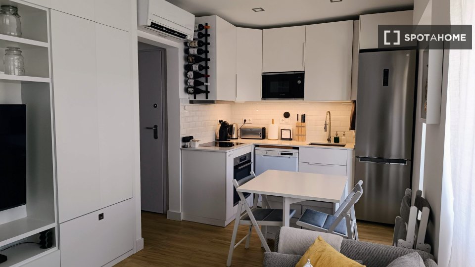 Apartment Lisbon, 2 beds — photo 13