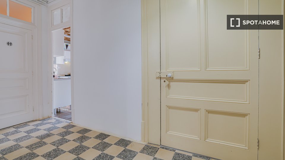 Double room Barcelona, 17 beds, 400m² — photo 10