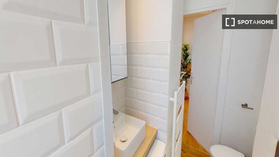 Double room Paris, 5 beds, 110m² — photo 7