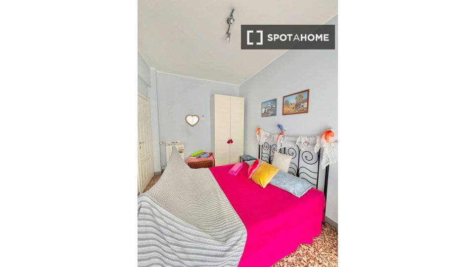 Double room Genoa, 3 beds — photo 39