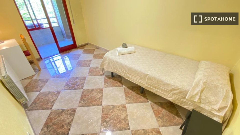 Double room Madrid, 7 beds — photo 15