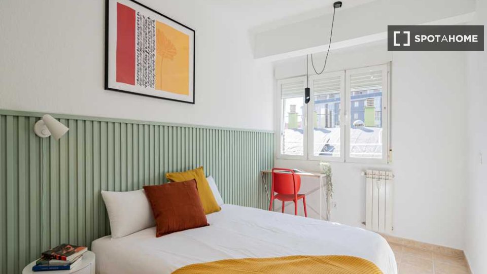 Double room Madrid, 4 beds — photo 41