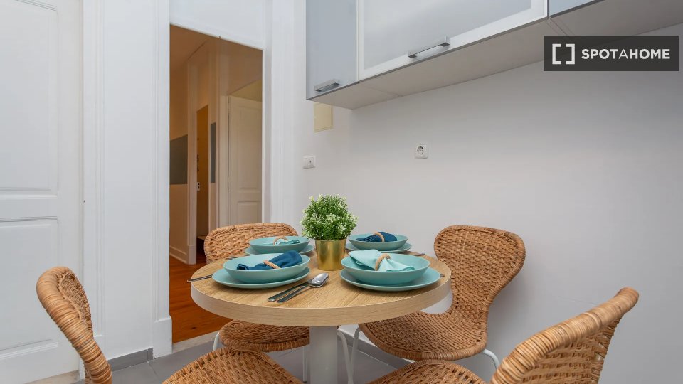 Double room Lisbon, 6 beds — photo 9